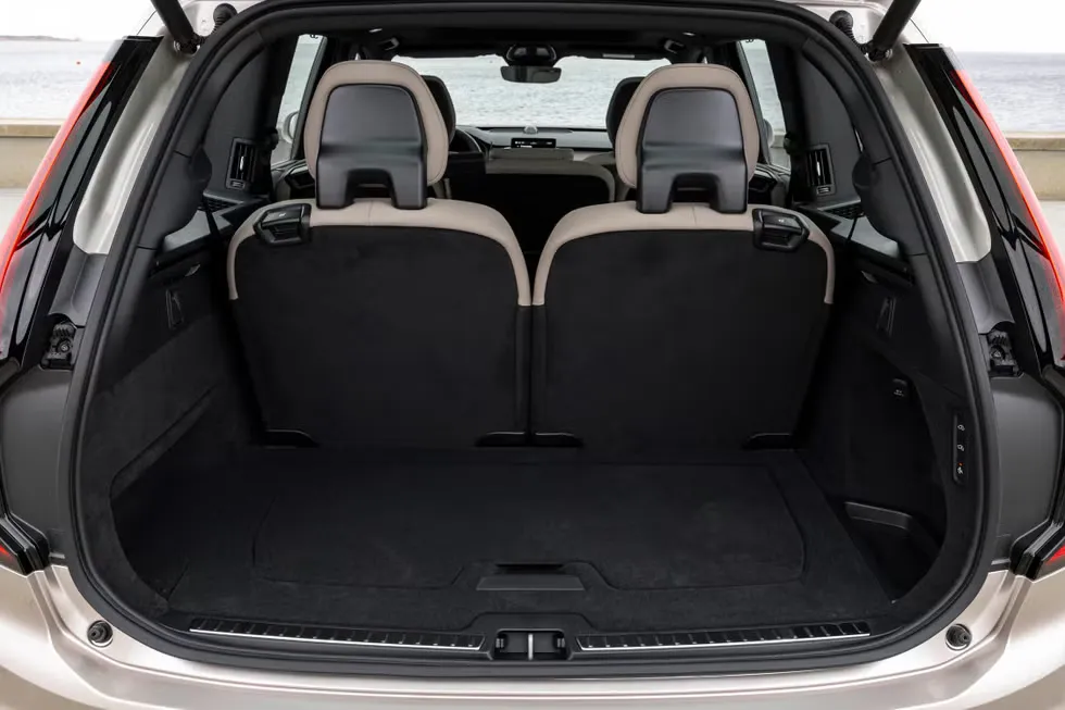 볼보 XC90 이미지