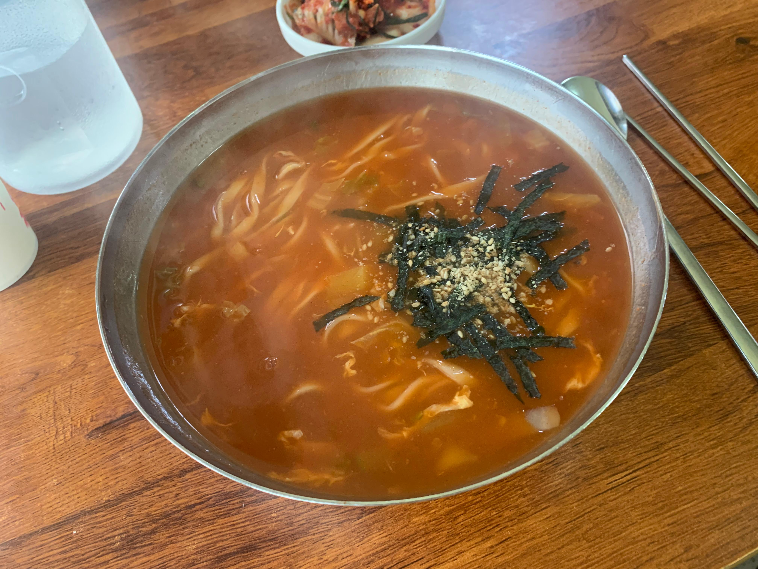 전현무계획에도 나온 묵호 오뚜기칼국수 후기🔥 겨울바다+장칼국수 조합 최고!