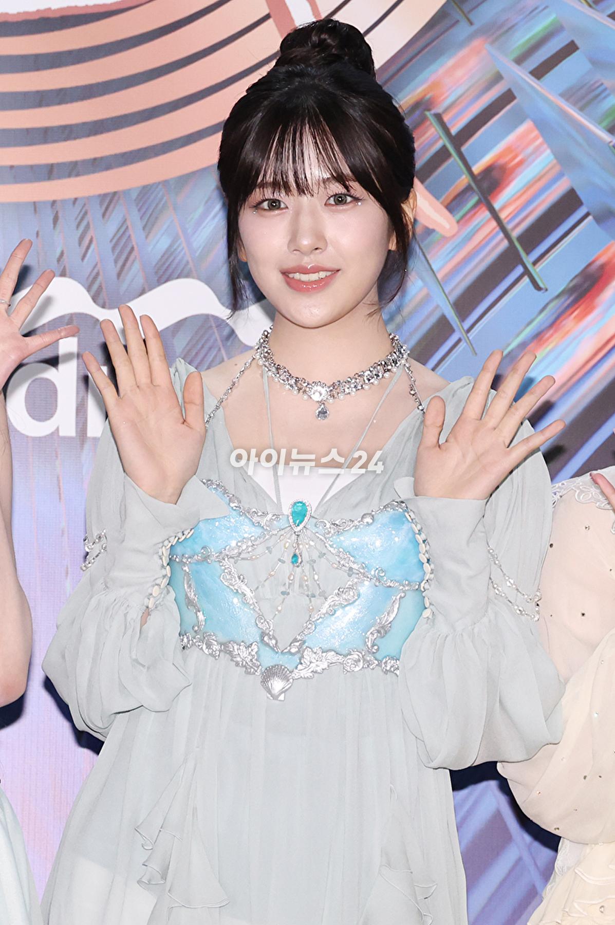 그룹 아이브가 6일 오후 인도네시아 자카르타 인터내셔널 스타디움에서 열린 '제38회 골든디스크 어워즈 with 만디리'에 참석하고 있다. [사진=골든디스크 어워즈 사무국]