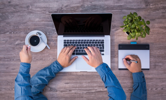 멀티태스킹의 배신: 당신의 IQ를 10포인트 떨어뜨리는 뇌의 병목 현상