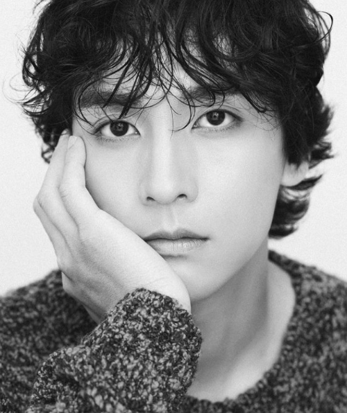 배우 최태준 흑백 사진