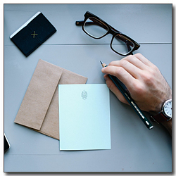 ํธ์ง๋ฅผ ์์ฑ์ค์ธ ์