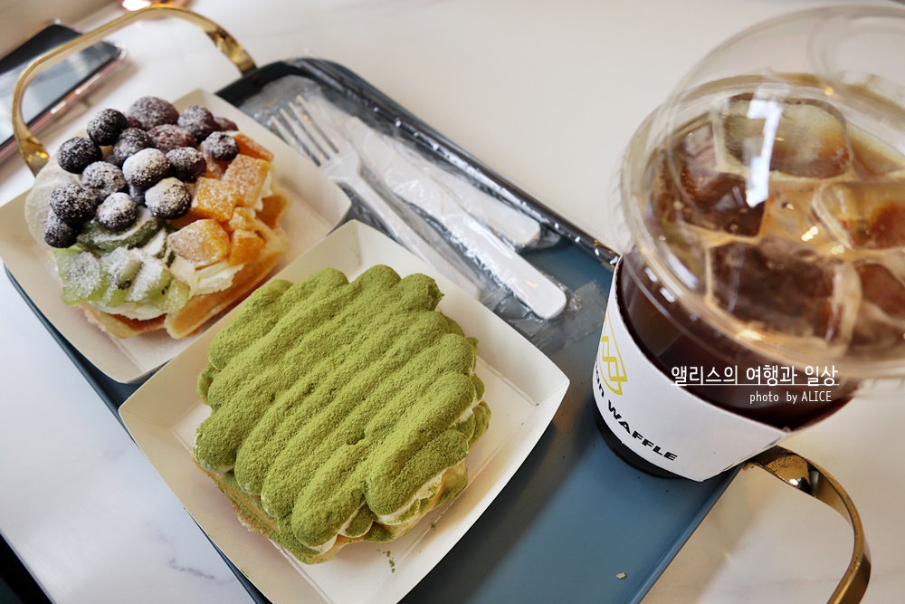 베러댄와플 센트럴파크호텔부산점에서 즐기는 생크림과일와플, 말차티라미수 와플, 라바짜 아메리카노