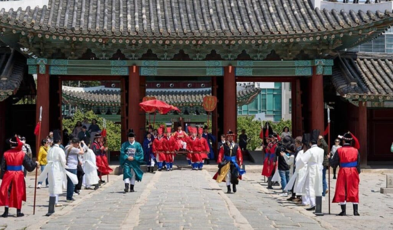 역사-재연-의식