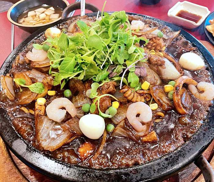 굿모닝 투데이 부산 경마공원 불향 해물 돌짜장 맛집