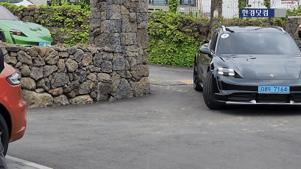 포르쉐 '타이칸 터보 크로스 투리스모'