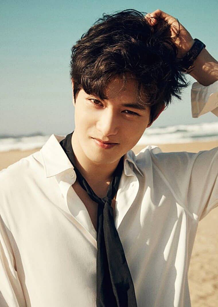 씨엔블루-출신-이종현