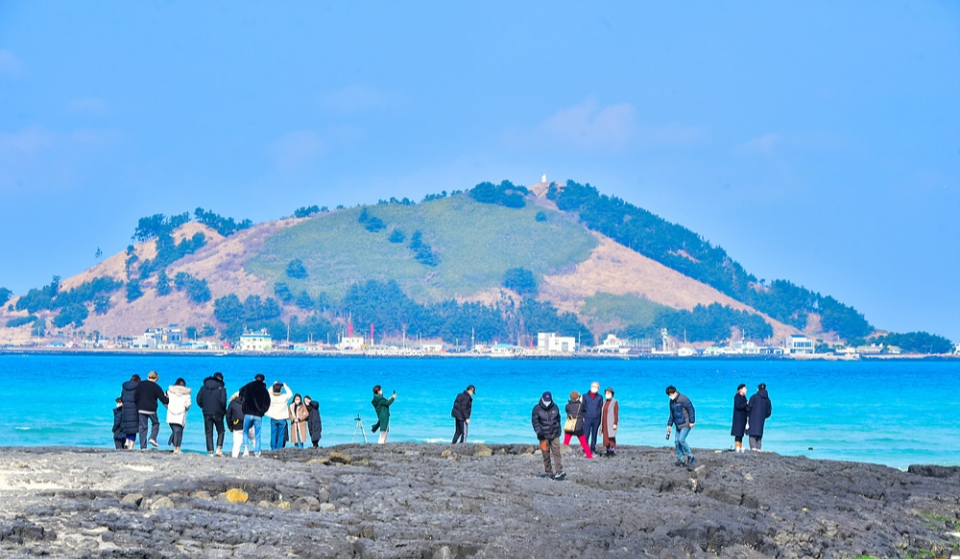 제주 겨울 여행 명소 추천, 밤에 걷기 좋은 야경&middot;해안&middot;역사 BEST