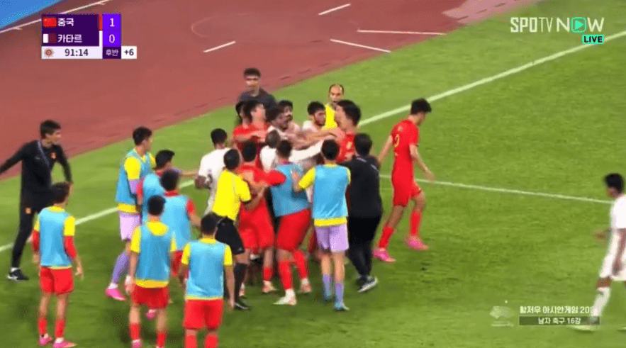 중국 카타르 벤치클리어링