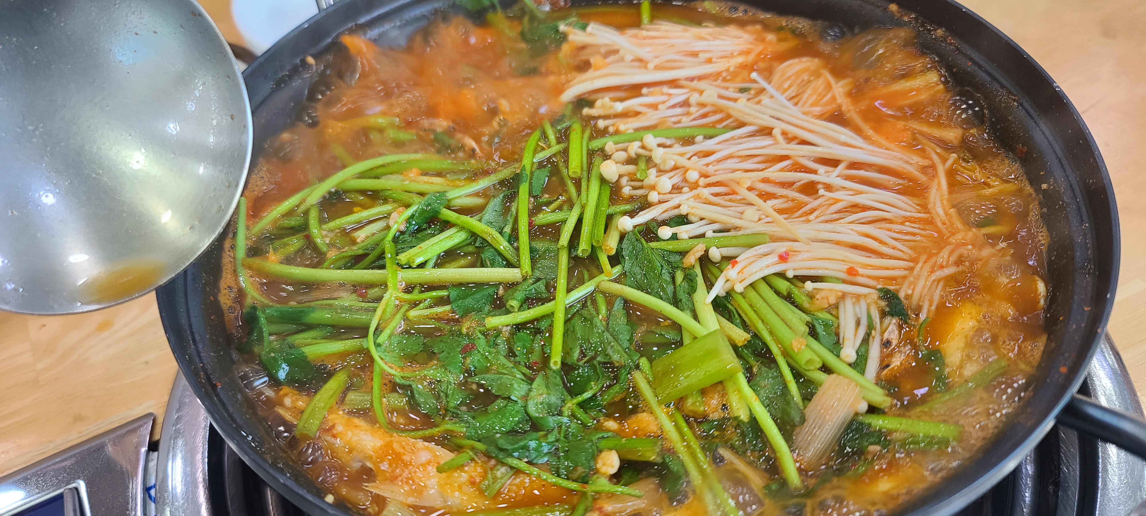 하남맛집 민물매운탕 어탕칼국수 민물매운탕맛집 잡고기매운탕 쏘가리 빠가사리 메뉴판 셀프코너 기본반찬 수제비 라면