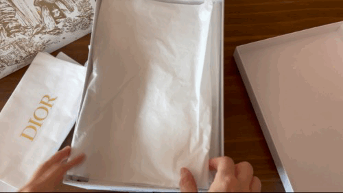 디올(DIOR) 디웨이 뮬 슬리퍼 - 언박싱 영상2