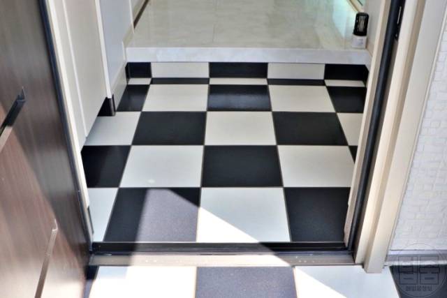 현관 타일 청소,현관 청소하는법,현관청소 어떻게