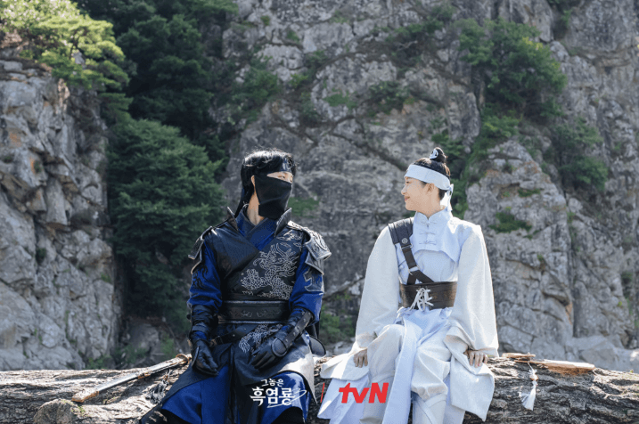 그놈은 흑염룡 줄거리