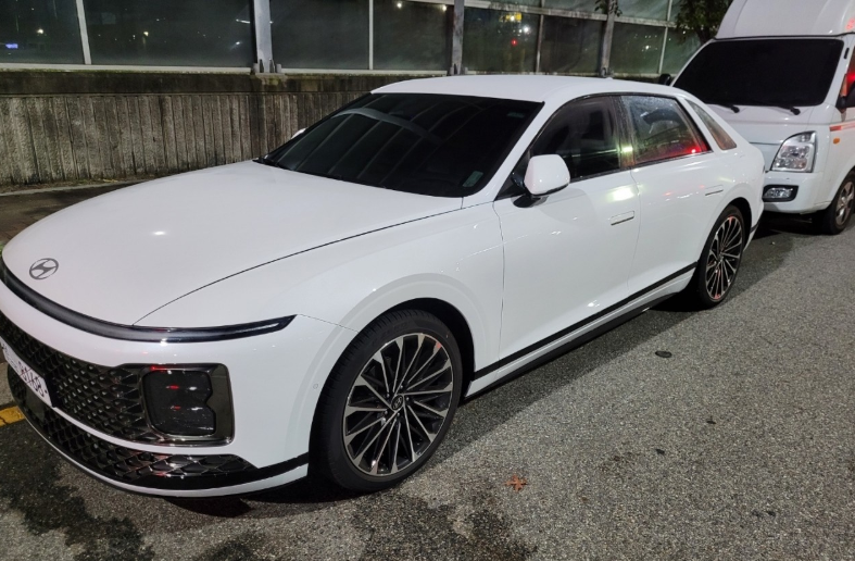 신형 그랜저 풀체인지 화이트