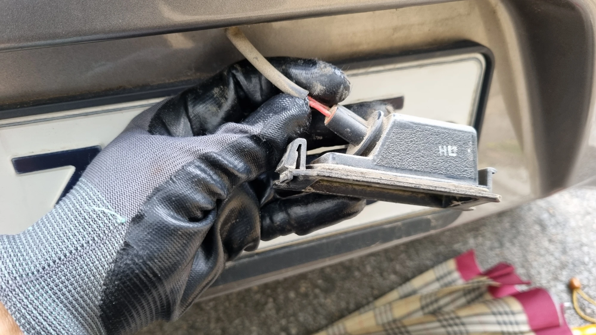 번호판 조명 본체