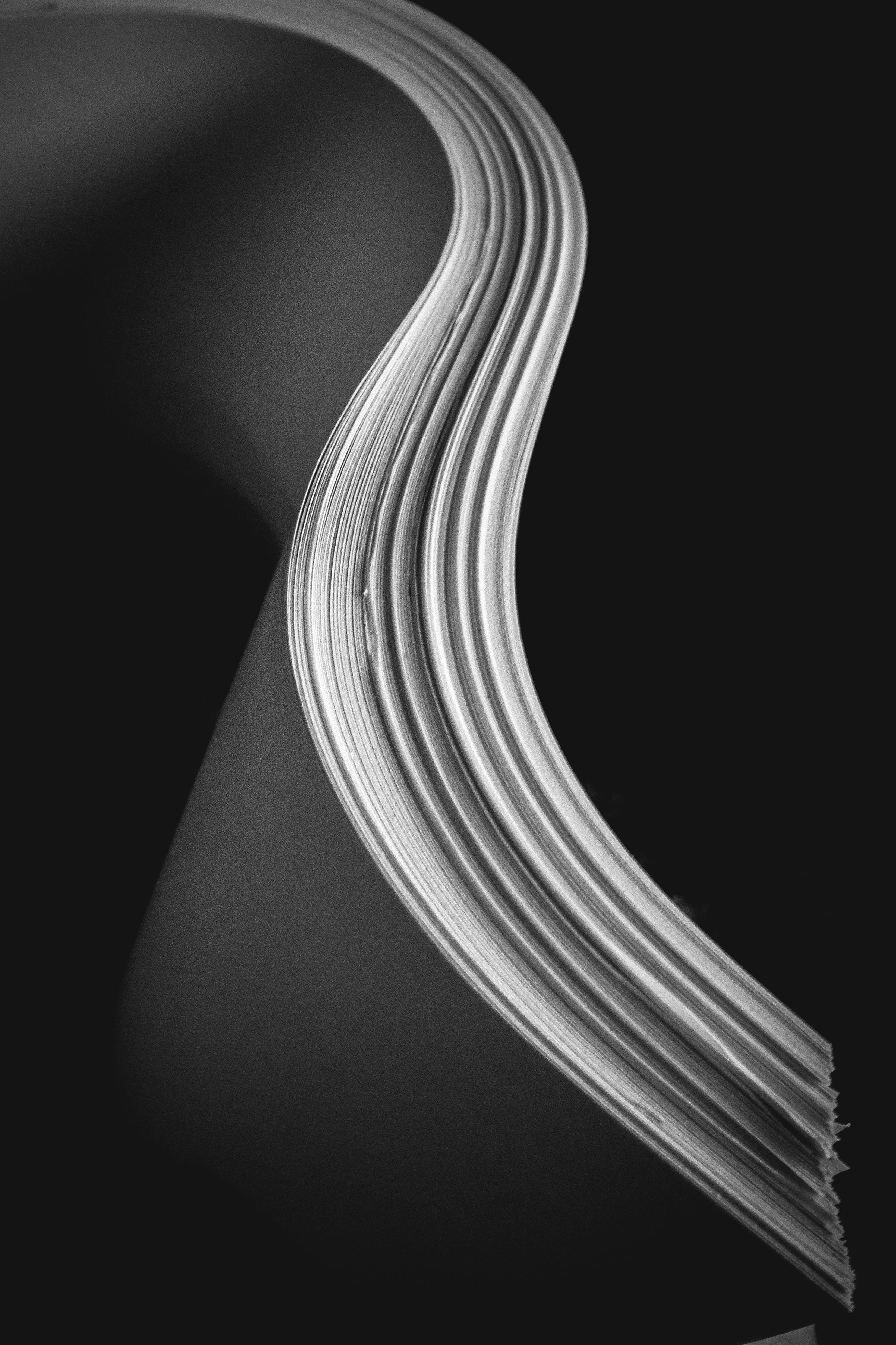 버려진 것을 다시 예술로: 재활용 종이와 폐자원을 활용한 지속 가능한 창작