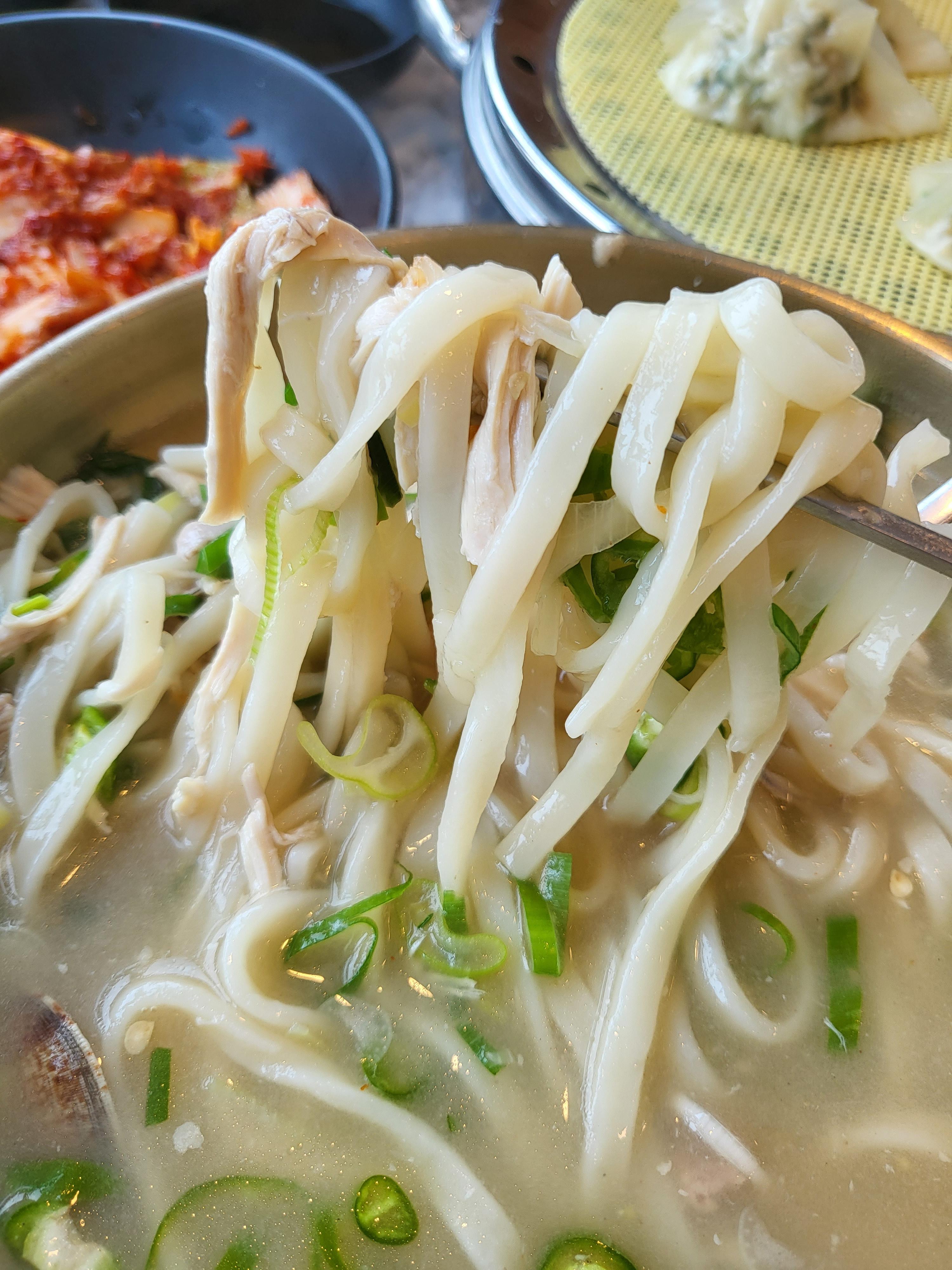 양이 진짜 푸짐한 일산칼국수