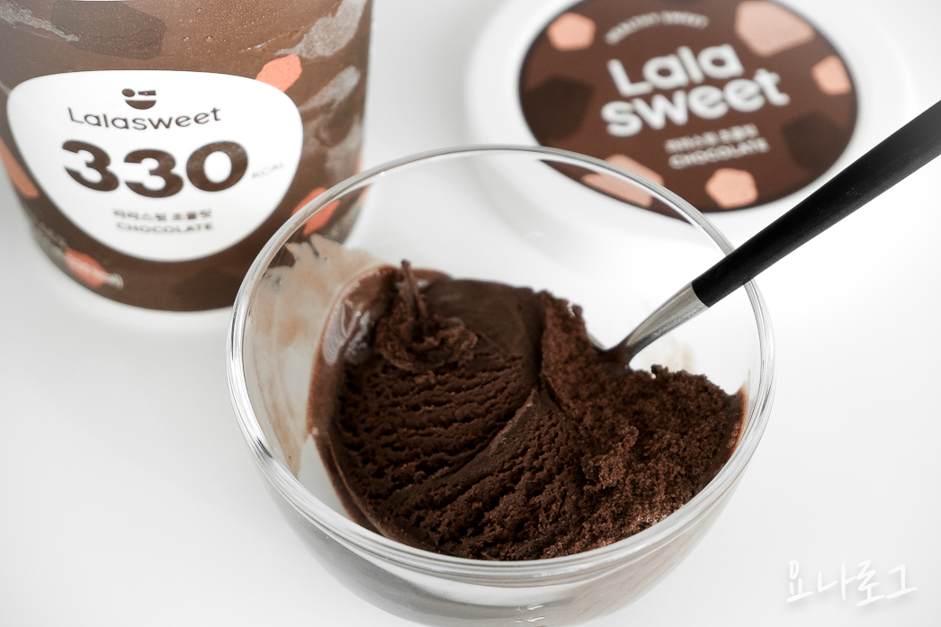 라라스윗 라라스윗초코바 라라스윗아이스크림 라라스윗초코아이스크림 저당아이스크림 저칼로리아이스크림 아이스크림추천 편의점신상 편의점아이스크림 편의점간식 초코아이스크림 다이어트간식 저칼로리식단 식단관리