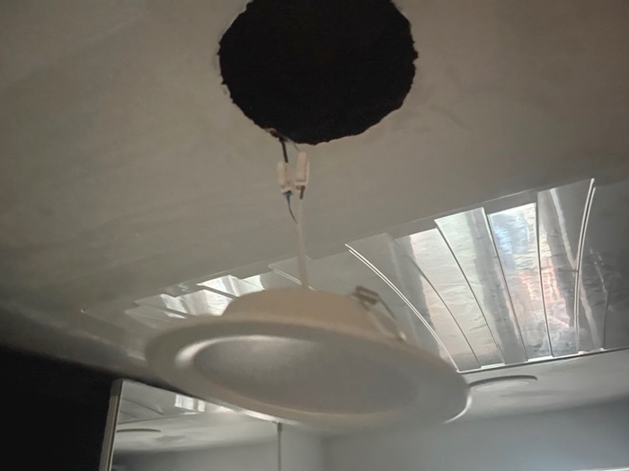 6인치-매입등-전선연결