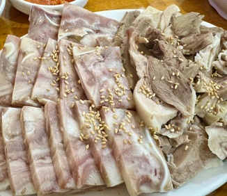 편육