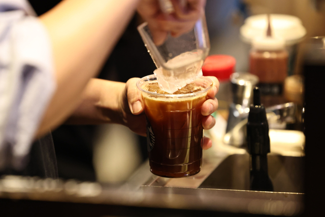 카페 커피를 완전히 끊지 않고 커피값을 줄일 수 있을까