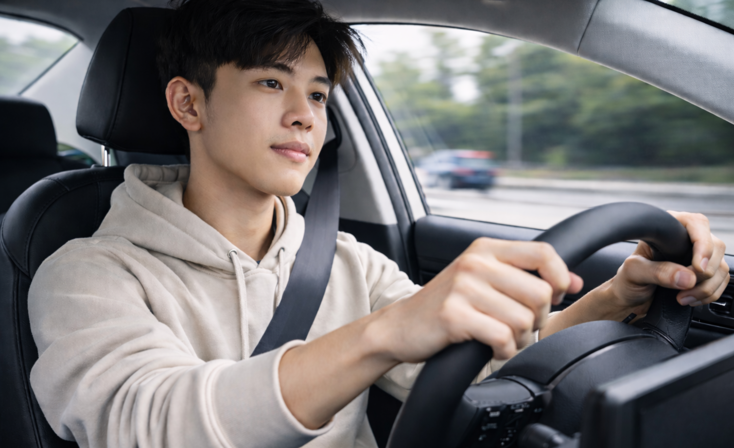 초보 운전자가 운전하는 모습