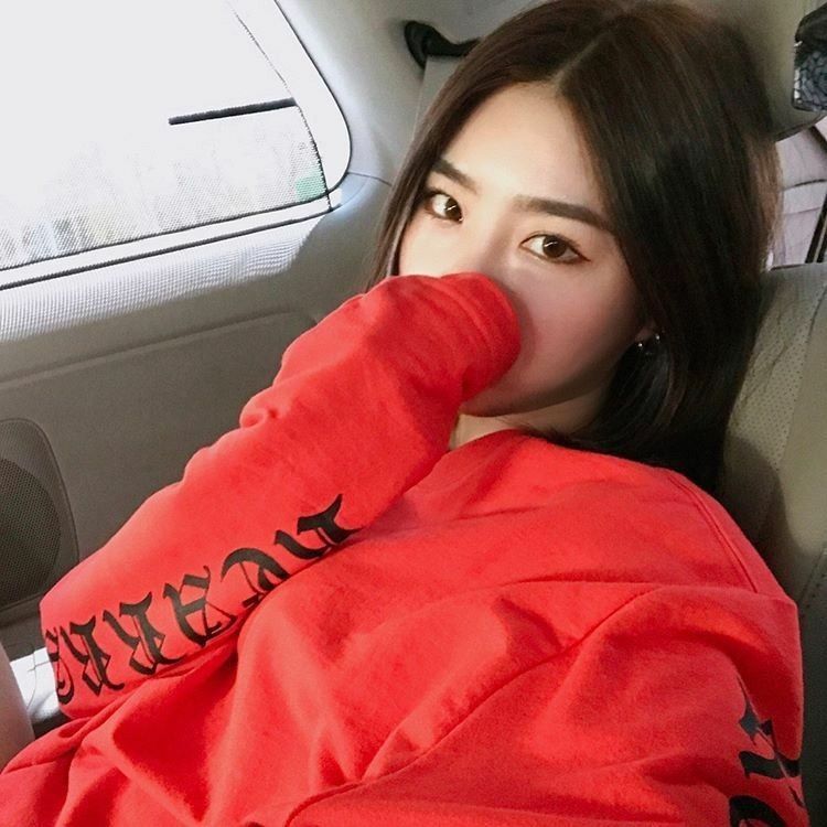 브레이브걸스 유나, 유니크한 보컬과 매력적인 개성
