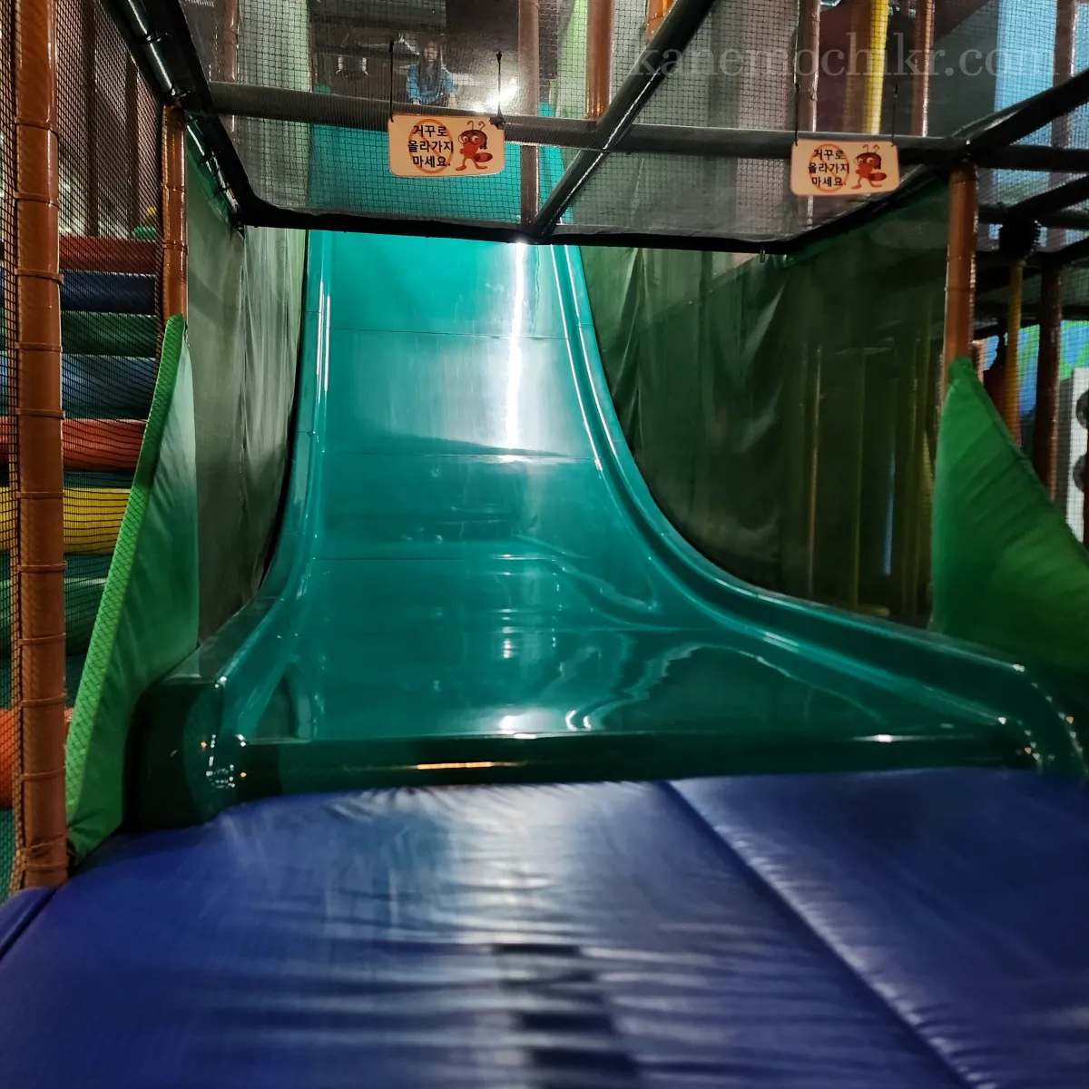 앤트월드-키즈카페-터보슬라이드