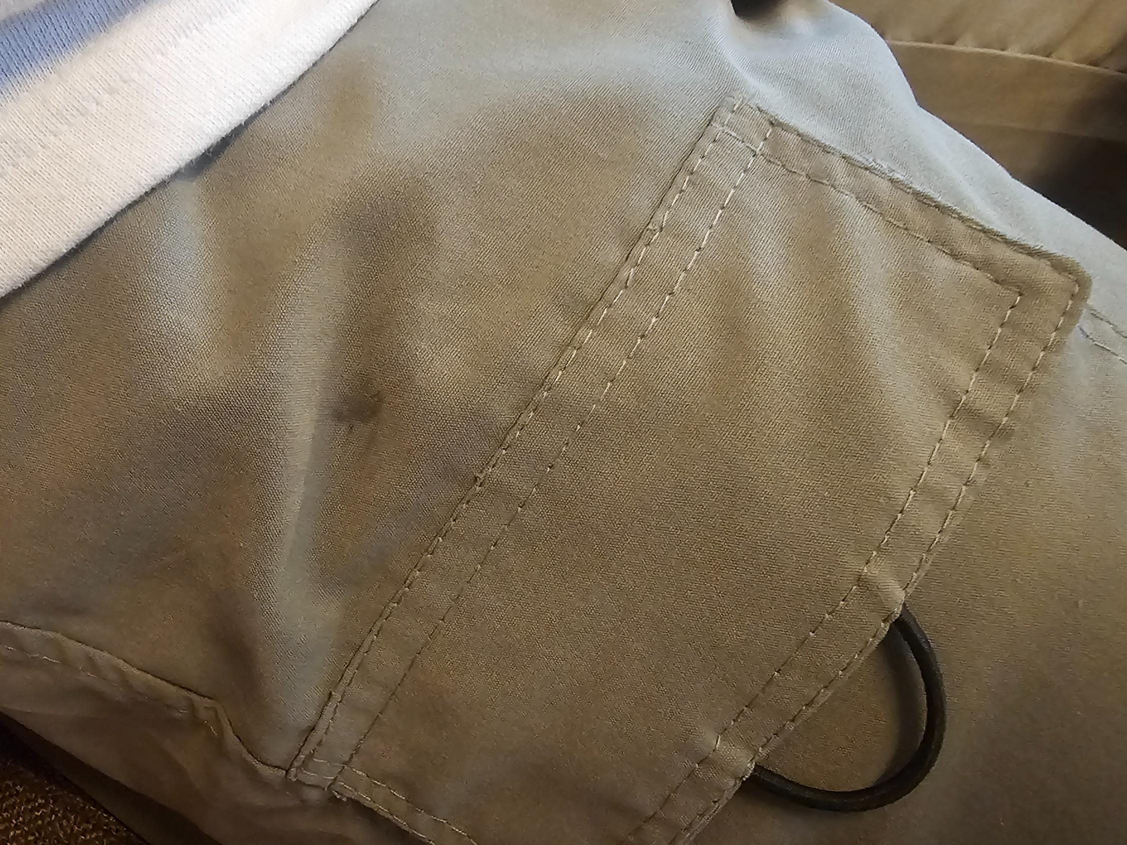 옷 기름얼룩 제거방법