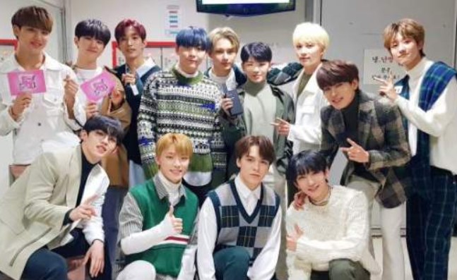 세븐틴-멤버들-사진입니다.