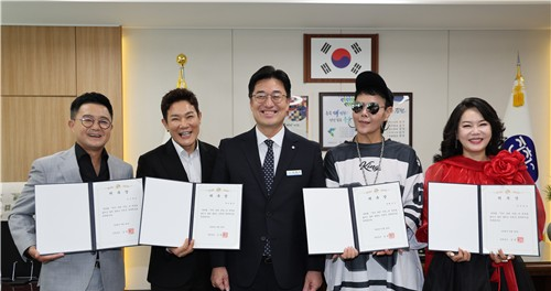 진시몬 진천군 명예대사 위촉, 트로트 가수 4인 활동 내용은 참고 이미지 2