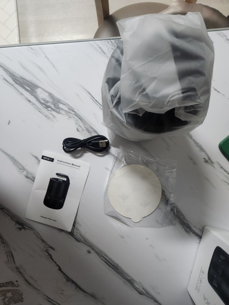 스피세프 흡입식 모기퇴치기