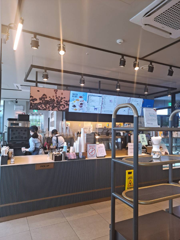 전망대 이디야커피 카운터