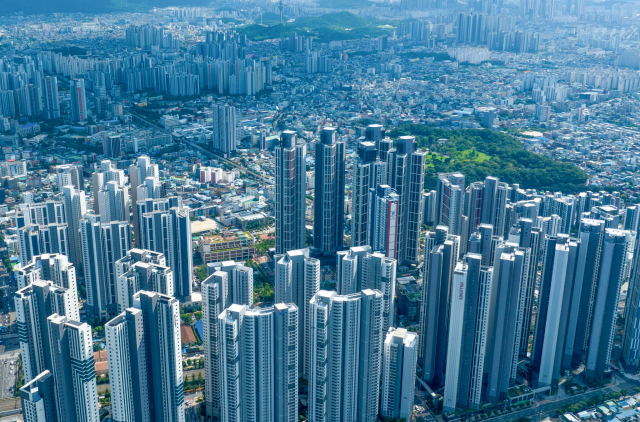 빼곡한 아파트들