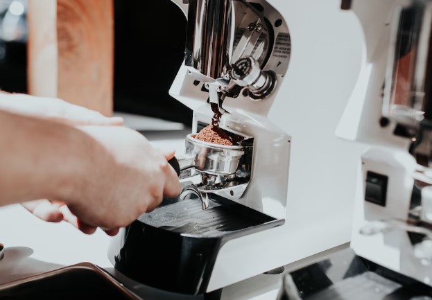 원두-분쇄중인-사진