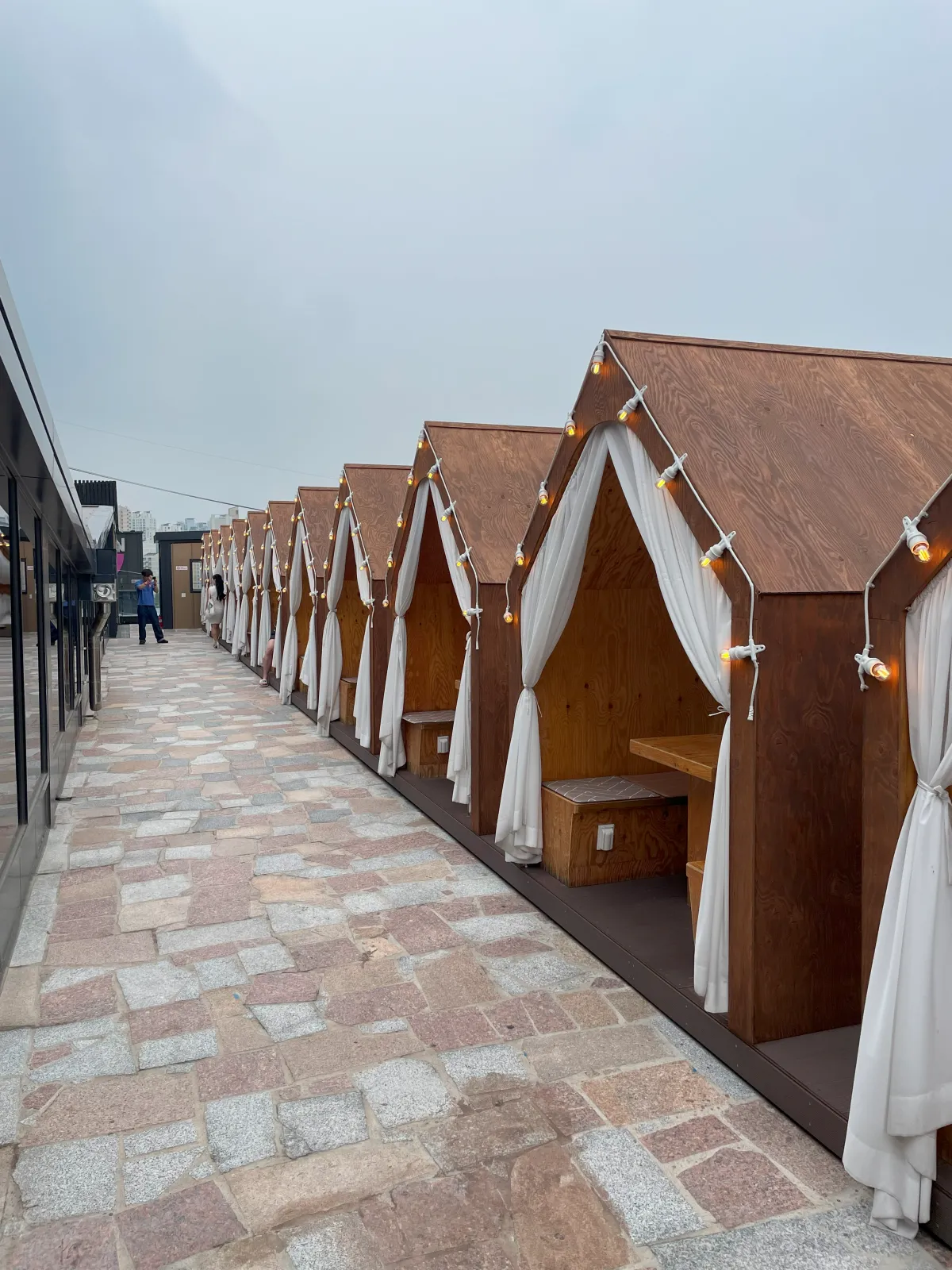 김포-카페-라데아-2층-방갈로