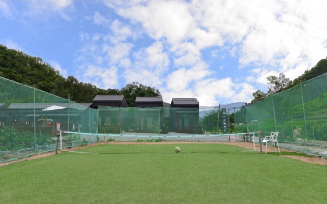 메이드펜션 족구장