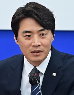 한준호 국회의원 프로필 나이 고향 학력 재산 지역구 페이스북