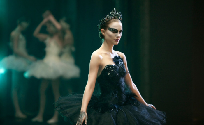 # Black Swan #balletcore처럼 색과 아이템을 연결해 전체 착장을 정돈한 코디입니다.