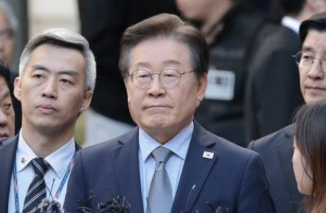청와대 사과 요구