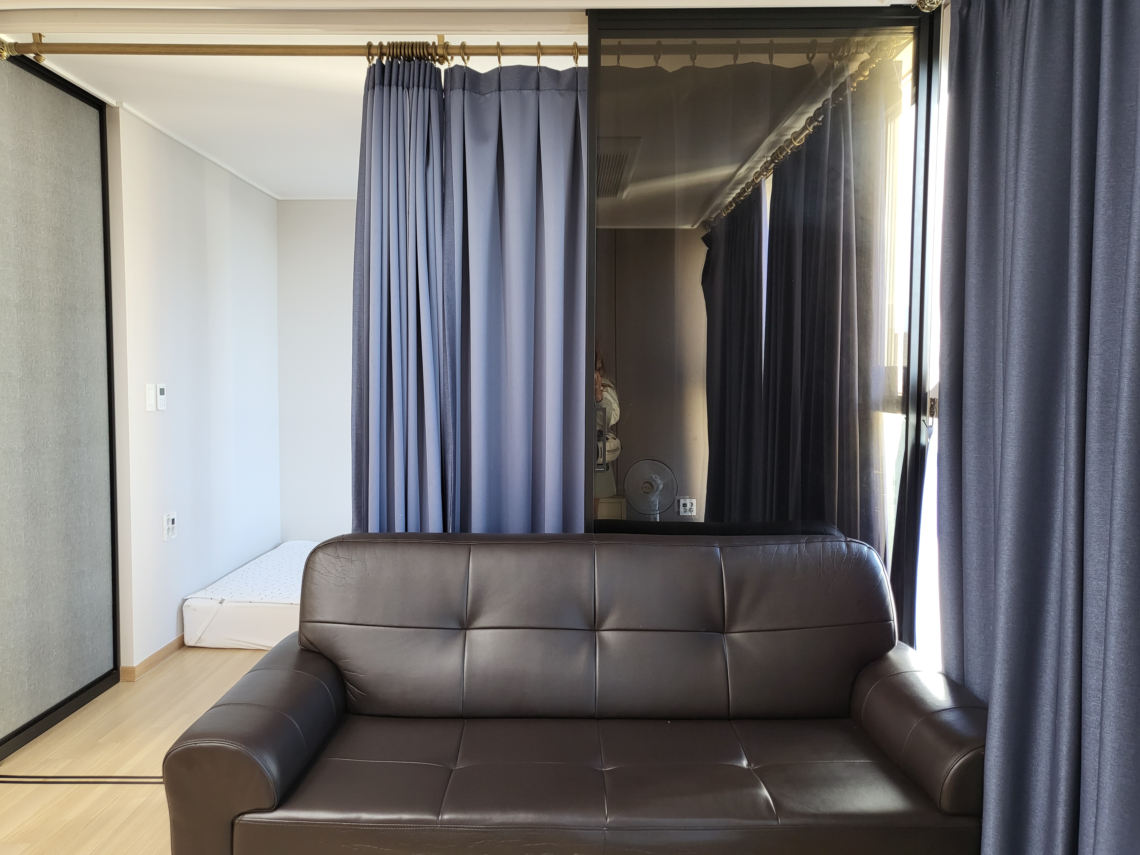 속초 에어앤비 - 거실 후면