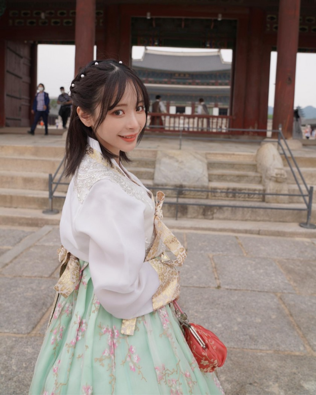 모모노기 카나(Kana Momonogi) 1