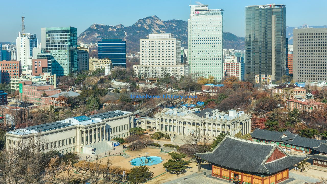 국립현대미술관 덕수궁관(좌), 석조전(중), 중화전(우)