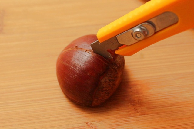 집에서 군밤 만들기,군밤 껍질 잘 벗겨지게 굽는 법,밤껍질 쉽게 벗기는 방법