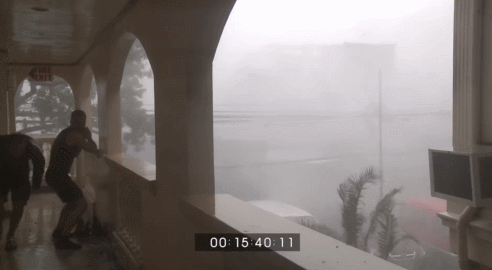 입주 아파트 자연재해 피해와 복구 현장 이미지