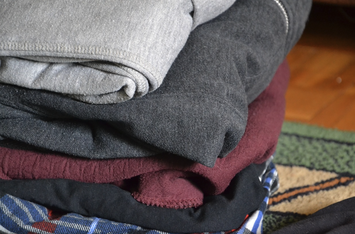 옷을 쉽게 버리지 못하는 사람들을 위한 정리 & 수납 팁