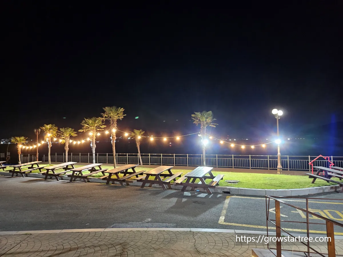 금호통영마리나 1층 엘리제 카페&펍 외부