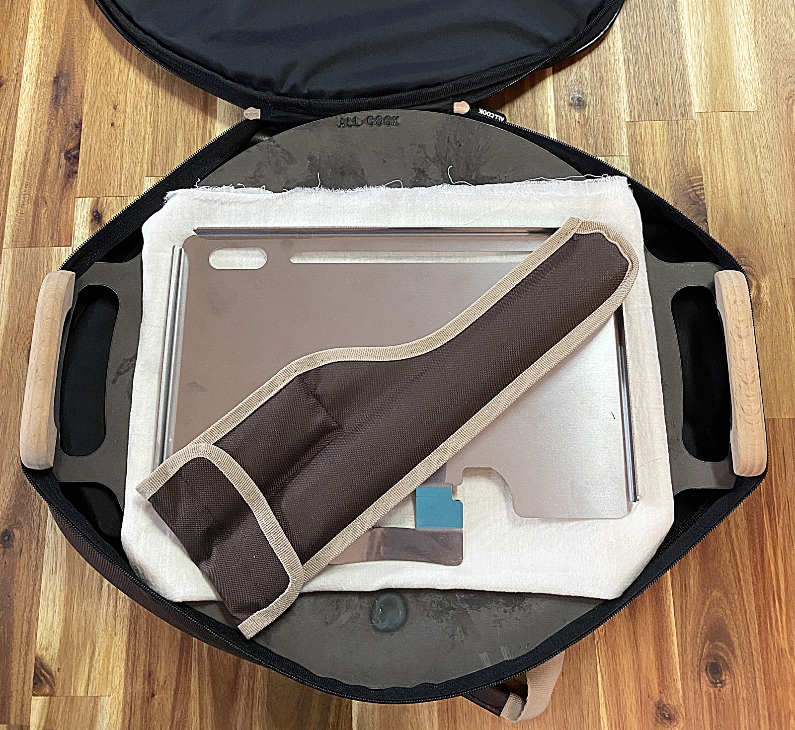 가방에 다 수납 가능