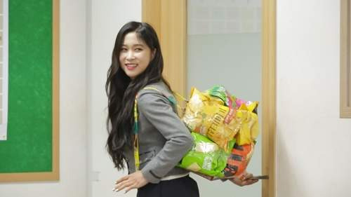 우주소녀 다영 나이 프로필 키 성형 학력 고향 근황 총정리|12kg 감량 비결과 ‘미국 핫걸’ 변신 및 굴착기 면허까지