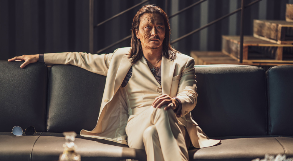 영화 히트맨 덕규와 준을 기다리는 모든 일의 원흉 제이슨